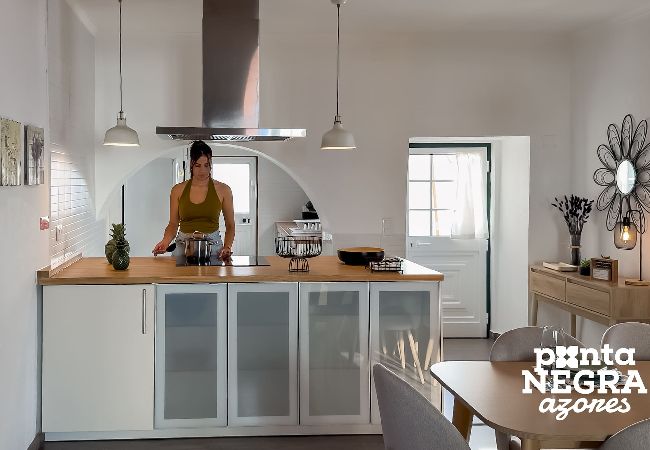 Casa em Biscoitos - Casa da Gente (t2) by PontaNegraAzores