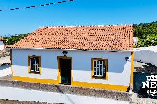 Casa em Biscoitos - Casa da Gente (t2) by PontaNegraAzores