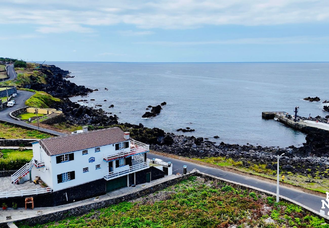 Casa em Biscoitos - Casa da Maresia by PontaNegraAzores