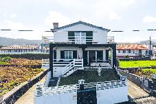 Casa em Biscoitos - Casa da Maresia by PontaNegraAzores