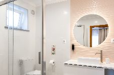 Quarto em Angra do Heroísmo - Quinta de São José - suite 1 by PontaNegraAzores