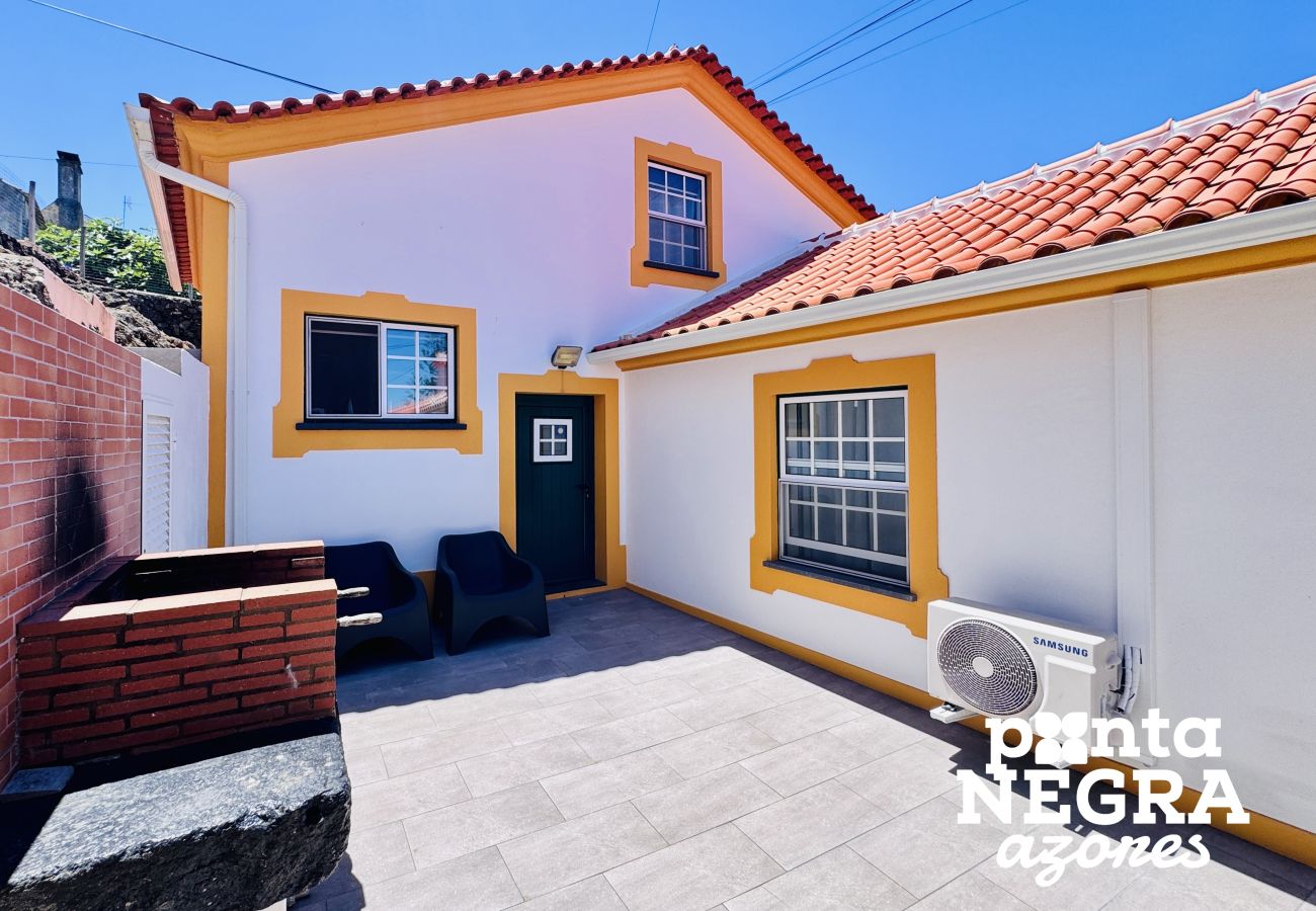 Apartamento em Biscoitos - Alojamento Ponta Negra T1 by Ponta Negra Azores