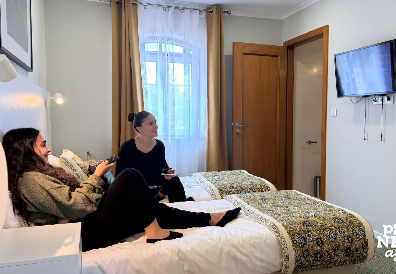 Quarto em Angra do Heroísmo - Quinta de São José twin 5 by PontaNegraAzores