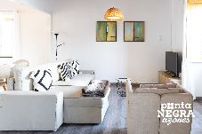 House in Biscoitos - Casa da Gente (t2) by PontaNegraAzores