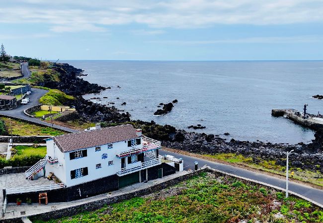 House in Biscoitos - Casa da Maresia by PontaNegraAzores
