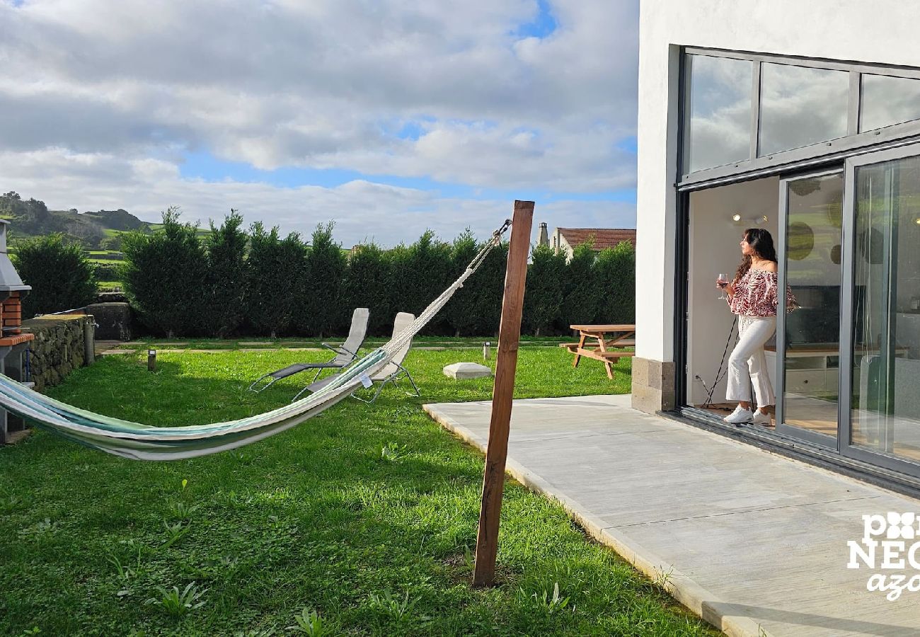 House in Altares - Bird House by PontaNegraAzores