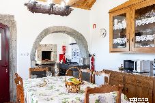 House in Biscoitos - Casa da Hortênsia Roxa by Ponta Negra Azores